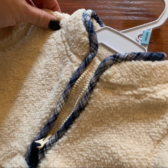 Carter’s 1 piece fuzzy - NWT 6M - Picture 5 of 6